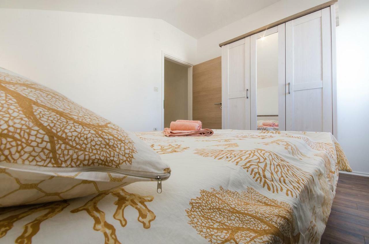 Apartman Korina Sukošan Exteriör bild