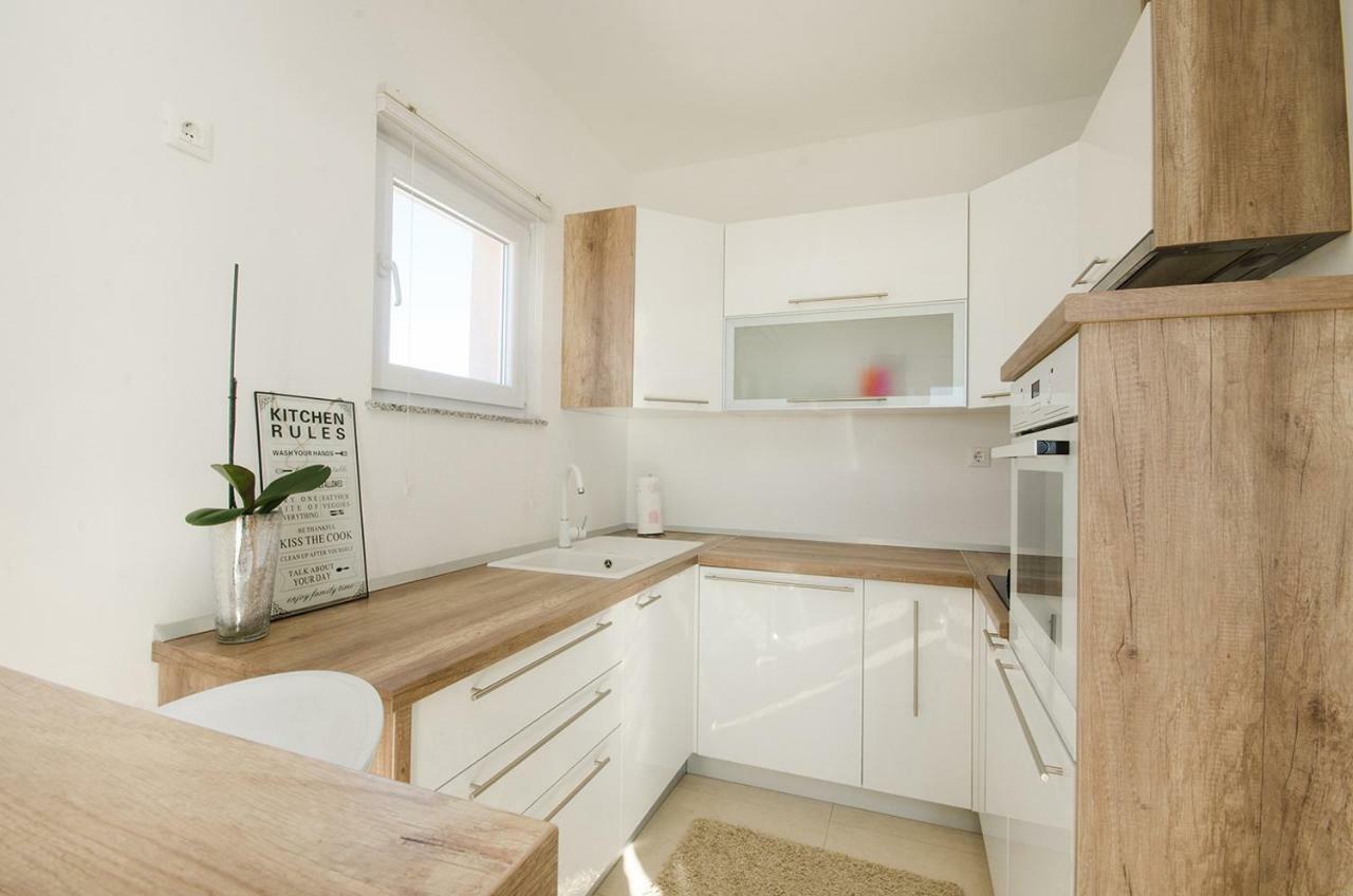 Apartman Korina Sukošan Exteriör bild