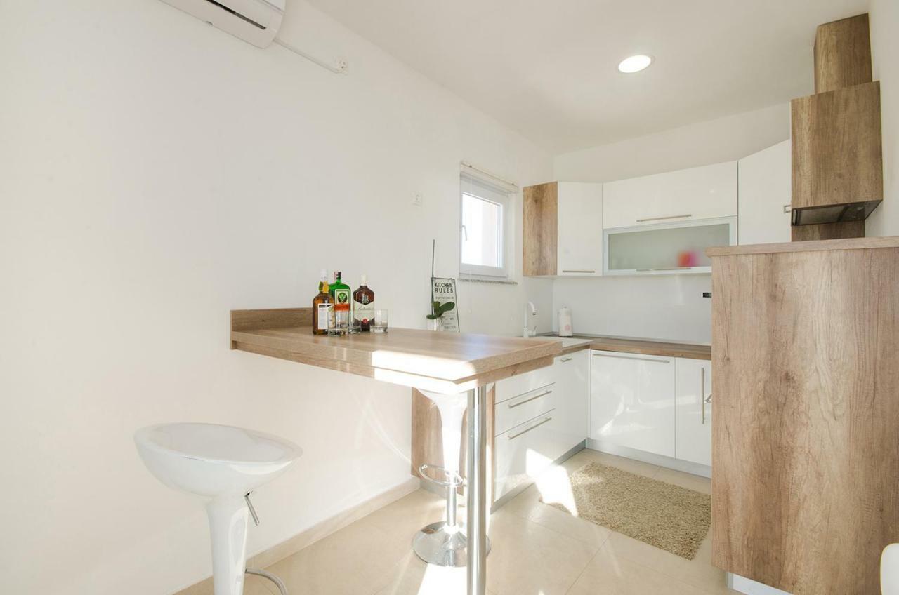 Apartman Korina Sukošan Exteriör bild